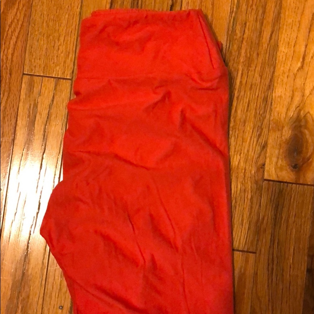 True red solid leggings! Lularoe -OS